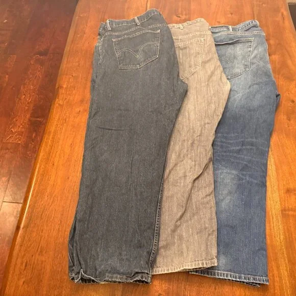 BUNDLE: Three 44x29 Levi's Jeans - Two 559 and One 541 - Picture 2 of 3